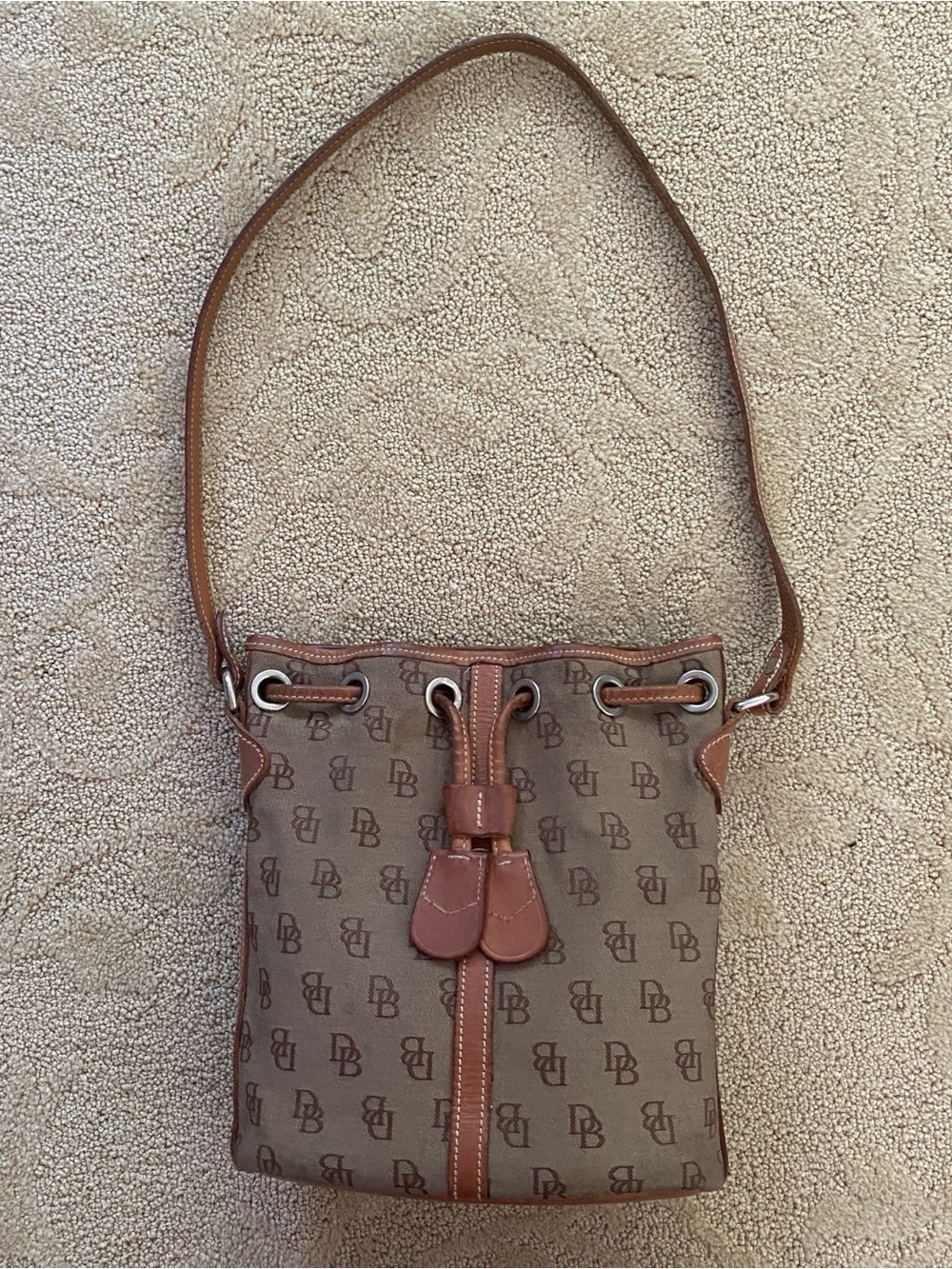 Vintage Dooney & Bourke Monogram Leather Drawstring Bucket Bag Tassels Shoulder